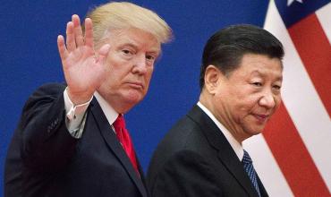 Estados Unidos convulsionó la economía global: aumentó los aranceles a productos importados de China 