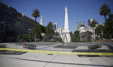A un día del traspaso...Quitaron las rejas de la Plaza de Mayo