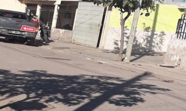 NOTI-DENUNCIA FENIX. Reclaman que bajan bolsones en una casa particular