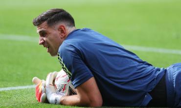 Las lágrimas de emoción del argentino Emiliano Martínez tras ser campeón con el Arsenal inglés