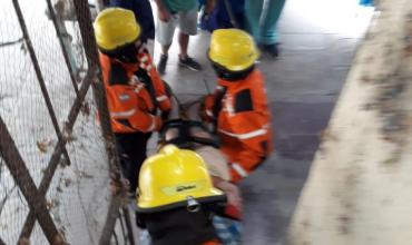 Un hombre se cayó y sufrió traumatismo de cráneo