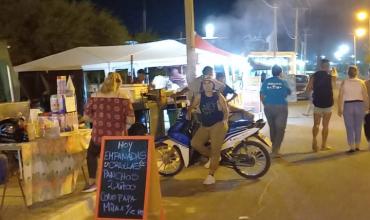 Vendedores ambulantes molestos con la policía porque no los deja vender alrededor del predio de la Chaya