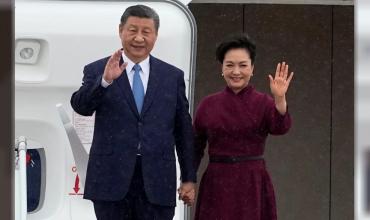 Xi Jinping llegó a París para mantener conversaciones con Macron sobre comercio y Ucrania