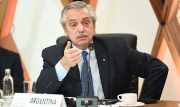 Alberto Fernández criticó la política exterior de Milei: “Trata de acercarse a los ´poderosos´”