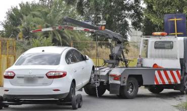 El Gobierno dio marcha atrás con la decisión de quitar a las grúas de los seguros de autos