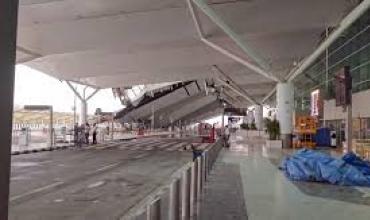 Se derrumbó el techo en el aeropuerto de Nueva Delhi: un muerto