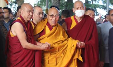 El Dalai Lama desmintió rumores sobre su salud en su cumpleaños número 89