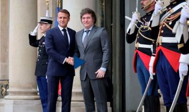 Milei se reunió con Macron en Francia, en medio de la tensión con Villarruel y el escándalo por el fútbol de fondo