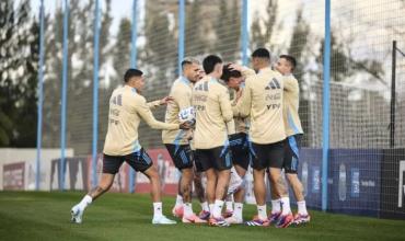Con Otamendi y un par de dudas, la Selección Argentina realizó la última práctica para Chile