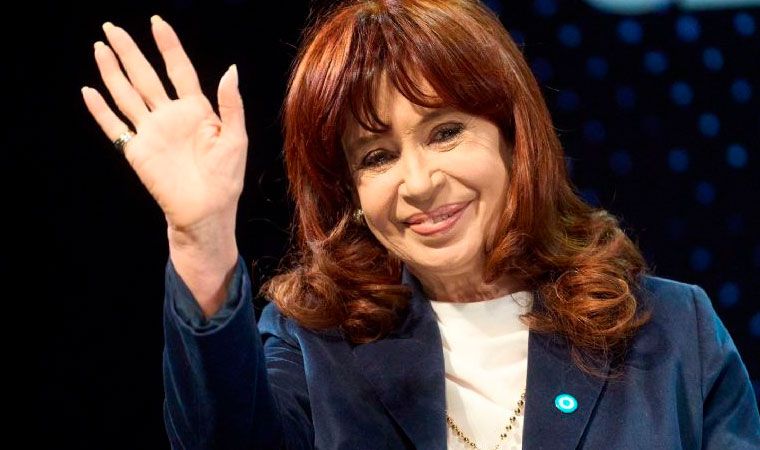 Cristina Kirchner dijo que la lista de Ricardo Quintela está incompleta y el PJ le dio al riojano dos horas para responder