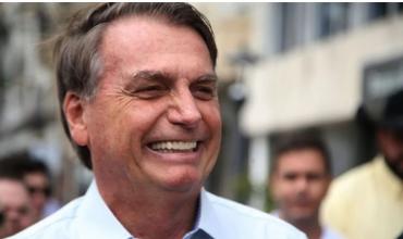 Jair Bolsonaro, inhabilitado, dice que será el candidato de la derecha en Brasil