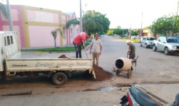 Chamical: comerciantes decidieron reparar calles a 4 cuadras del municipio