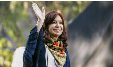 Cristina Kirchner: “Milei no le pudo pasar la motosierra a la AUH sino que, ante el desastre económico, tuvo que duplicarla”