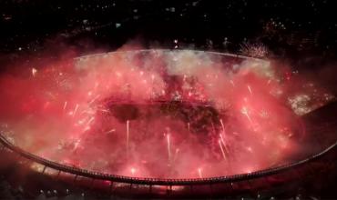 Clausuraron el Monumental tras el recibimiento con bengalas y fuegos artificiales ante Mineiro