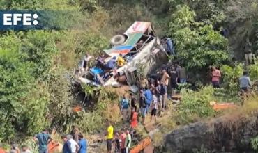 Un accidente de autobús dejó 36 muertos en norte de India