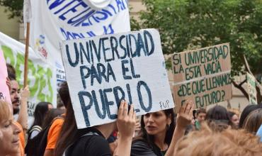 En el primer año de Milei, el presupuesto a las universidades cayó un 30% y los salarios docentes un 23%