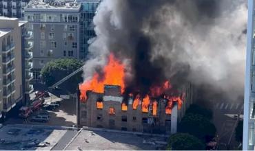 Un incendio destruyó el "Morrison Hotel" que aparece en la portada del famoso disco de The Doors