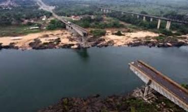 Se derrumbó un puente en Brasil: 10 muertos y 7 personas desaparecidas