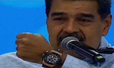 Nicolás Maduro se definió como un "soldado de Perón" y mostró el lujoso reloj que le regaló Maradona