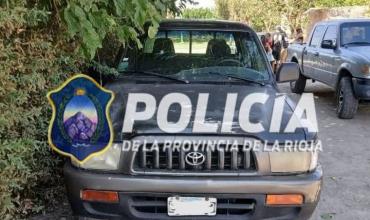 Secuestran camioneta Toyota Hilux en investigación por estafa