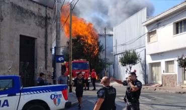 Incendio fatal en Córdoba: imputaron al dueño de una pensión y a dos trabajadores