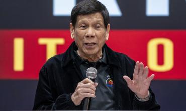 El arrestado ex presidente filipino Rodrigo Duterte fue enviado a Países Bajos