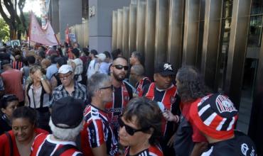 El Gobierno advirtió que quienes generen "disturbios" en la marcha de jubilados no podrán entrar a las canchas