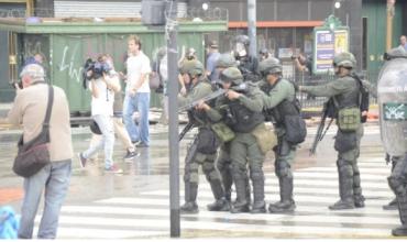 SAME reportó el traslado de 15 heridos tras la marcha de jubilados y barras