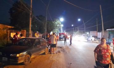 Dos autos chocaron en Avenida San Nicolás de Bari