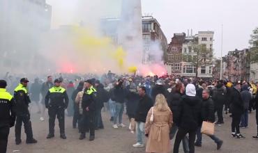 Pánico en Ámsterdam: cinco heridos tras un ataque a puñaladas en una plaza del centro de la ciudad