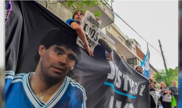 "Liquido en los pulmones y corazón agrandado": los desgarradores detalles de la autopsia de Diego Maradona