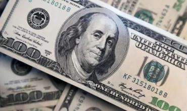 El dólar oficial pierde $ 50 y Caputo festeja en las redes