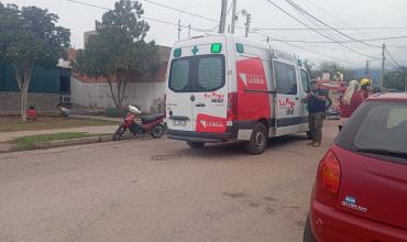 Una mujer de 78 años fue hospitalizada tras sufrir una caída en la vía pública