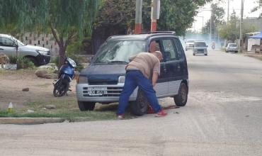 Un auto perdió una rueda y causó demoras en el tránsito