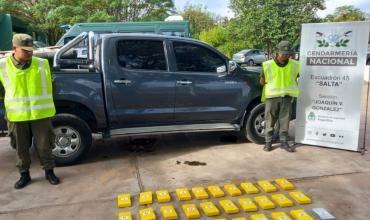 Secuestramos 31 kilos de cocaína escondidos en una camioneta en Salta.