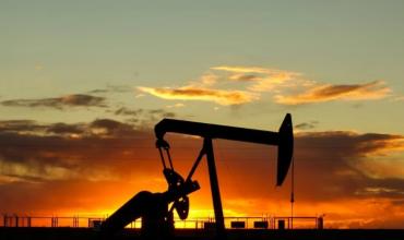 Pese a la caída del petróleo, se mantienen las expectativas de un superávit energético de hasta USD 8.000 millones en 2025