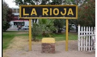 Violento disturbio entre familias vecinas en el barrio Antártida IV: intervino la policía y emergencias médicas