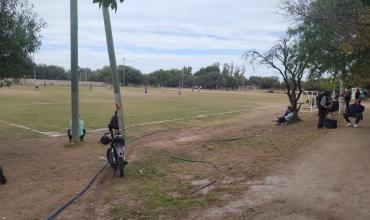  Violento desorden en partido de fútbol amateur: batalla campal entre jugadores y simpatizantes