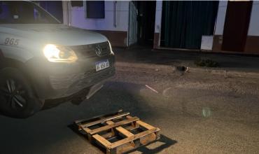 Desorden y agresión a personal policial en Barrio Las Agaves