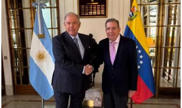 Cumbre en Madrid: el canciller recibió a Edmundo González Urrutia en la embajada