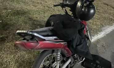 Siniestro vial en barrio Las Agaves: una mujer de 76 años sufrió lesiones graves