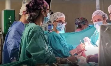 Un médico tucumano integró el equipo que logró una cirugía fetal inédita en el hospital Garrahan