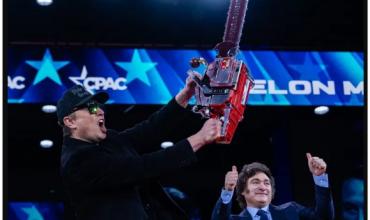 Elon Musk se arrepintió de usar la motosierra que le regaló Javier Milei: "Faltó empatía"