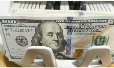 El dólar marcó un nuevo récord tras el revés judicial por YPF y saltó a $1.235