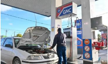 Suspenden por 24 horas la venta de GNC para priorizar el consumo domiciliario de gas natural
