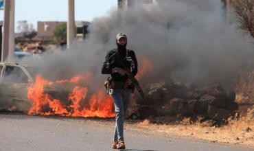 Siria despliega soldados ante un nuevo brote de violencia sectaria que dejó un centenar de muertos