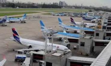 Agónico alivio para miles de viajeros: el Gobierno desactivó el paro de pilotos y se salvaron las vacaciones