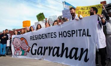 Nueva protesta del Hospital Garrahan: médicos y trabajadores marchan a Plaza de Mayo por mejoras salariales