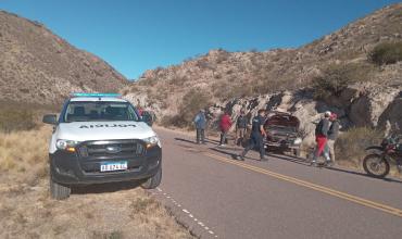 Accidente sin heridos en Famatina tras reventón de neumático