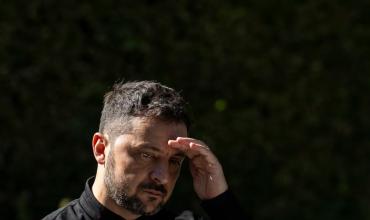 Zelenski bajo presión: denuncias por interferencia en la lucha anticorrupción en Ucrania
